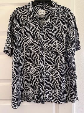 Goodfellow & Co Navy and White Leaf-Print Short-Sleeve Button -Down Shirt